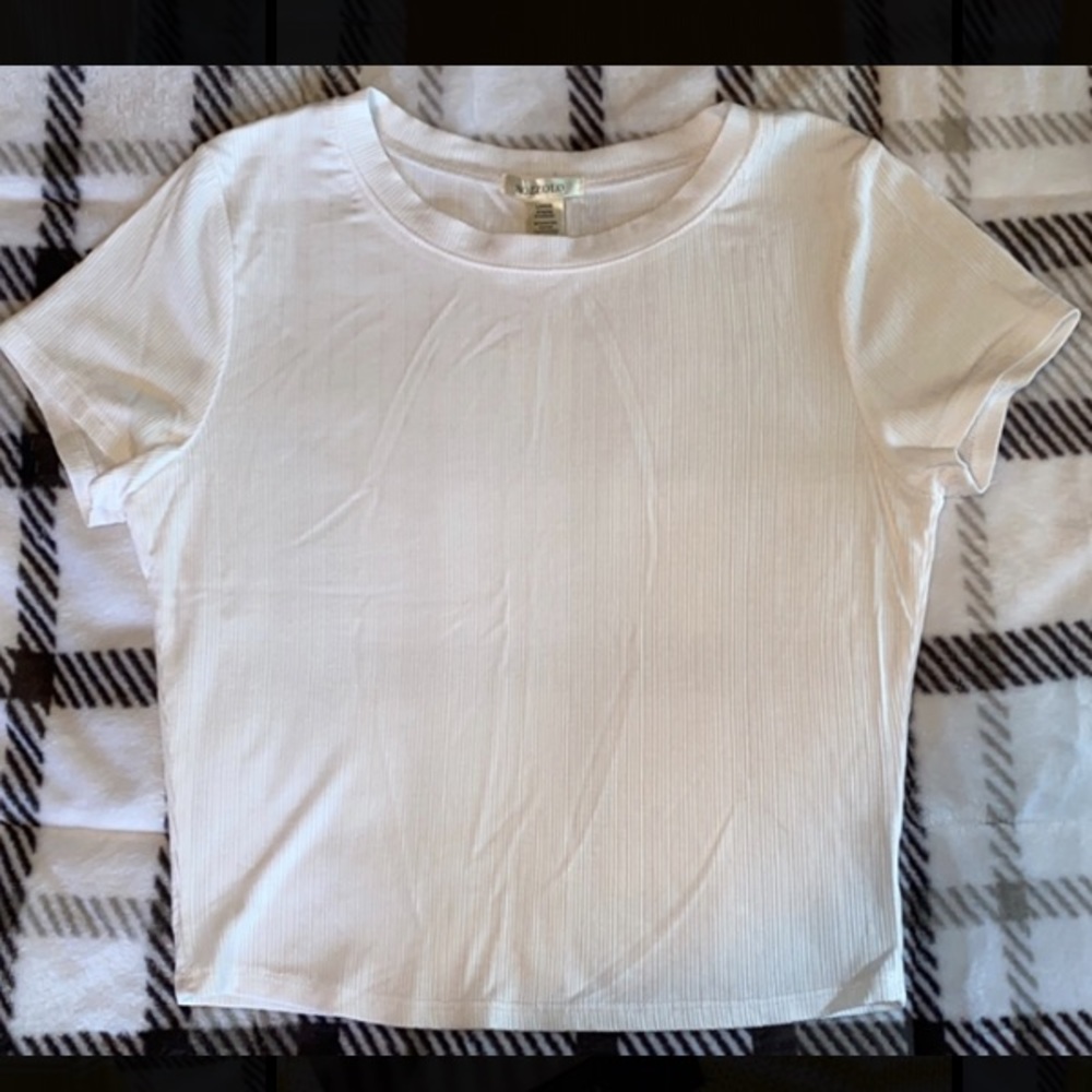 Size large white crop top.